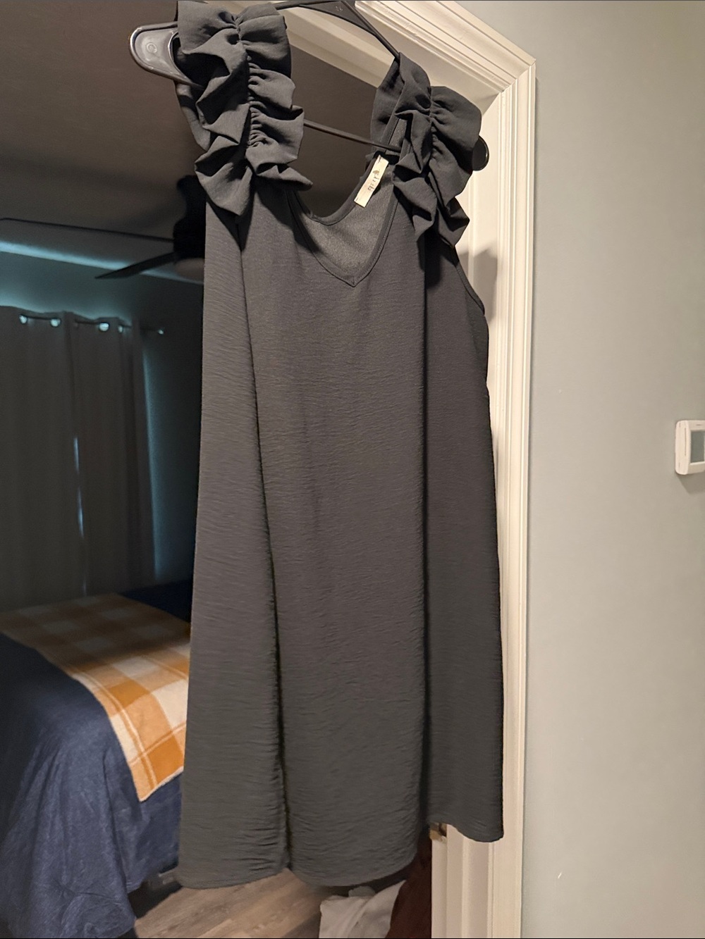 entro Black Ruffle-Sleeve A-Line Dress